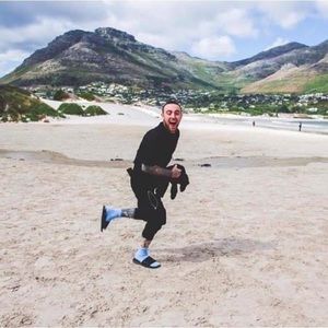 Meet your Posher, Max